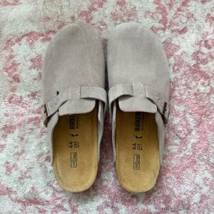 NEW Birkenstock Boston Taupe Suede Clogs